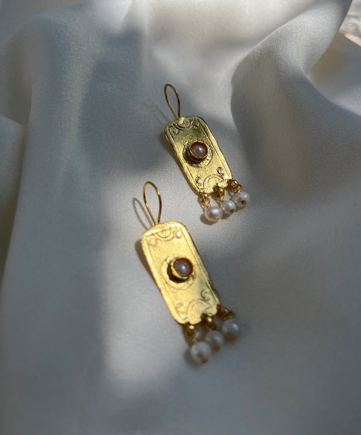 Heliotique Anya Pearl Drop Earrings