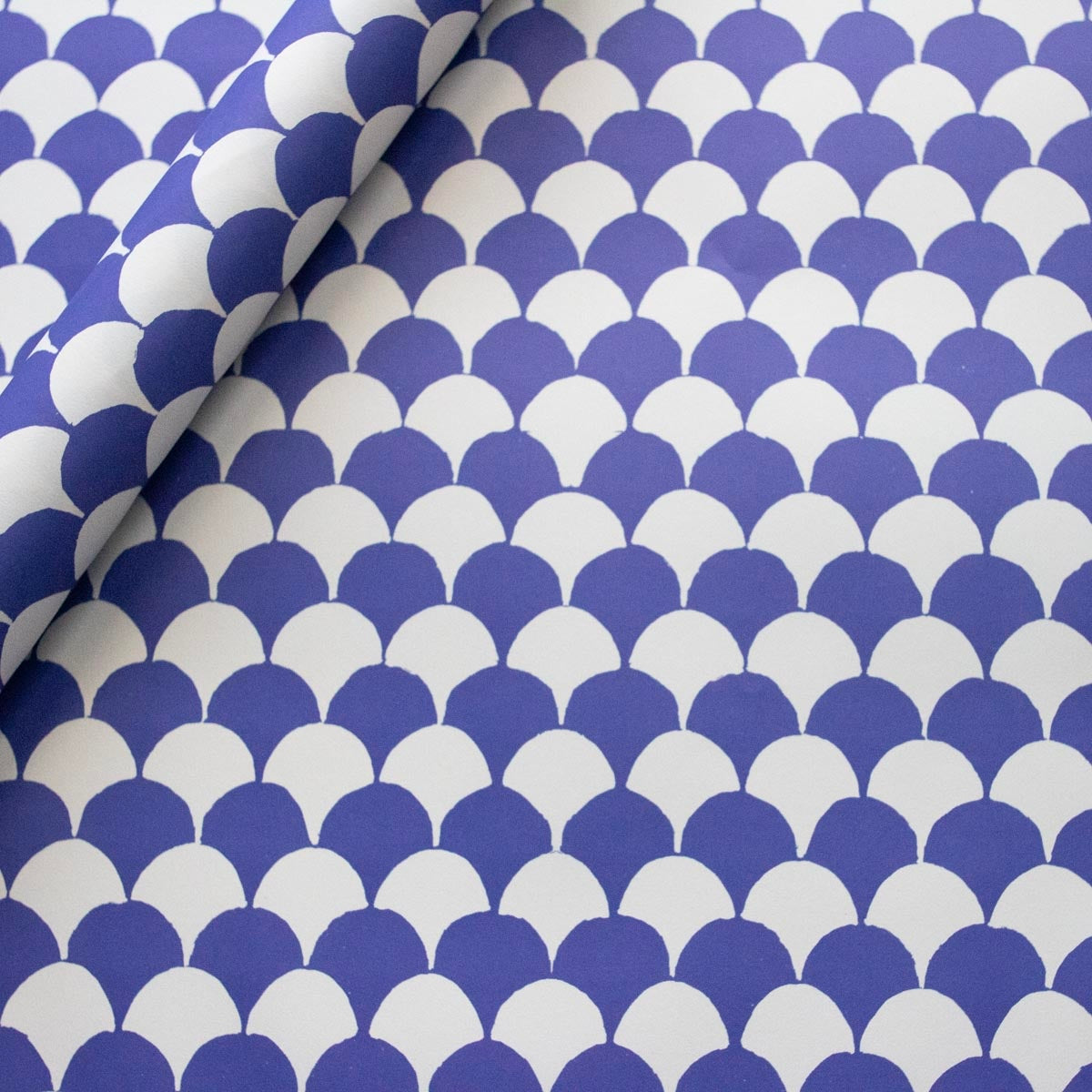 Heliotique Clamshell Gift Wrap - Ultramarine