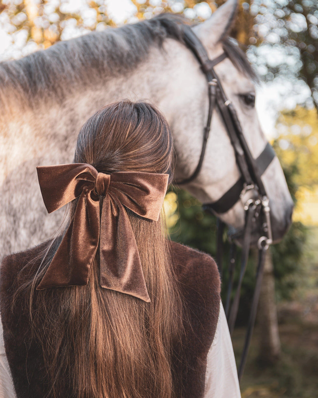 Heliotique | Chalk Bury Velvet Large Bow Hair Clip - Champagne