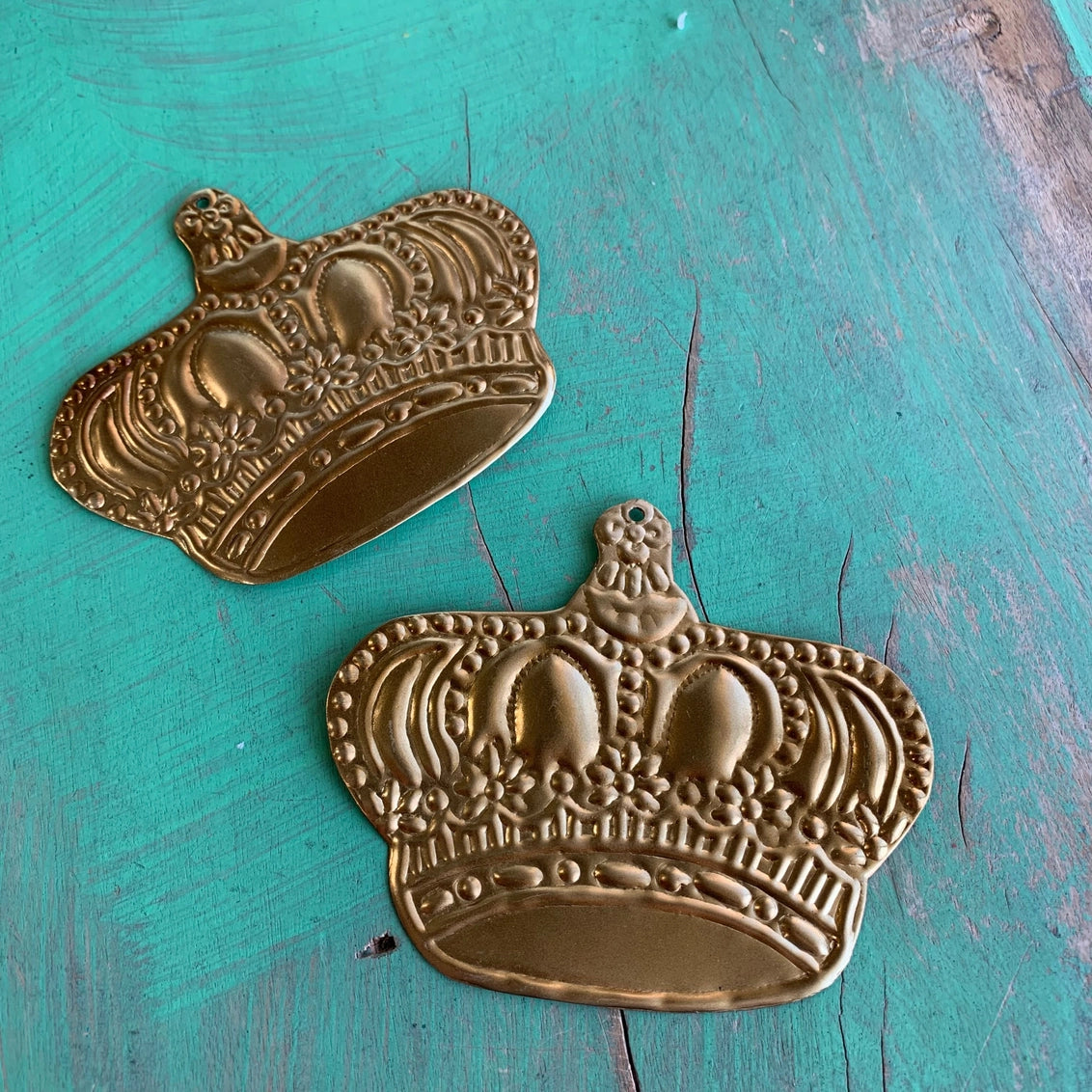 Heliotique | Tin Crown Ornament