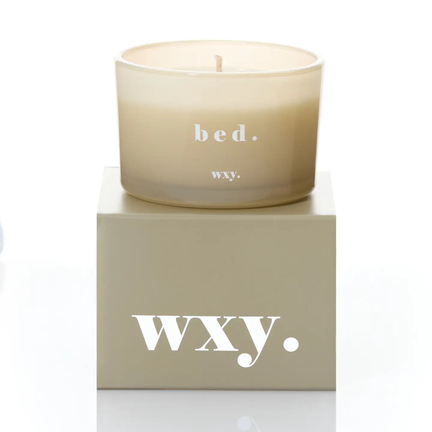 Heliotique Bed Candle - Warm Musk & Black Vanilla