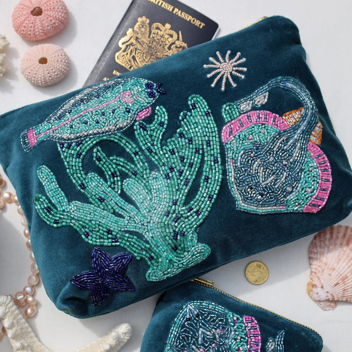 Heliotique Velvet Beaded Flat Fish & Skate Pouch