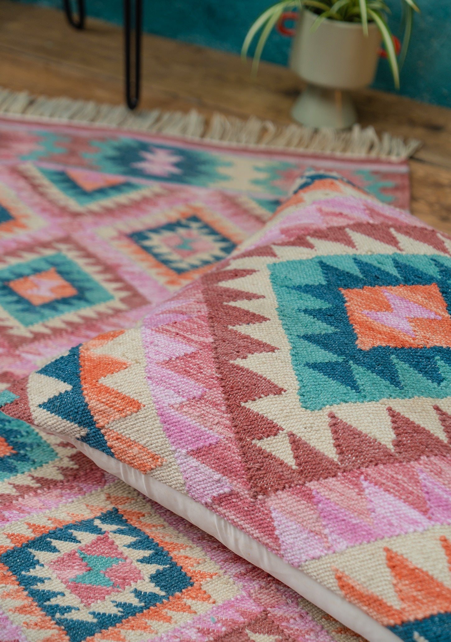 Heliotique | Namaste Ilica Handloom Kilim Cushion