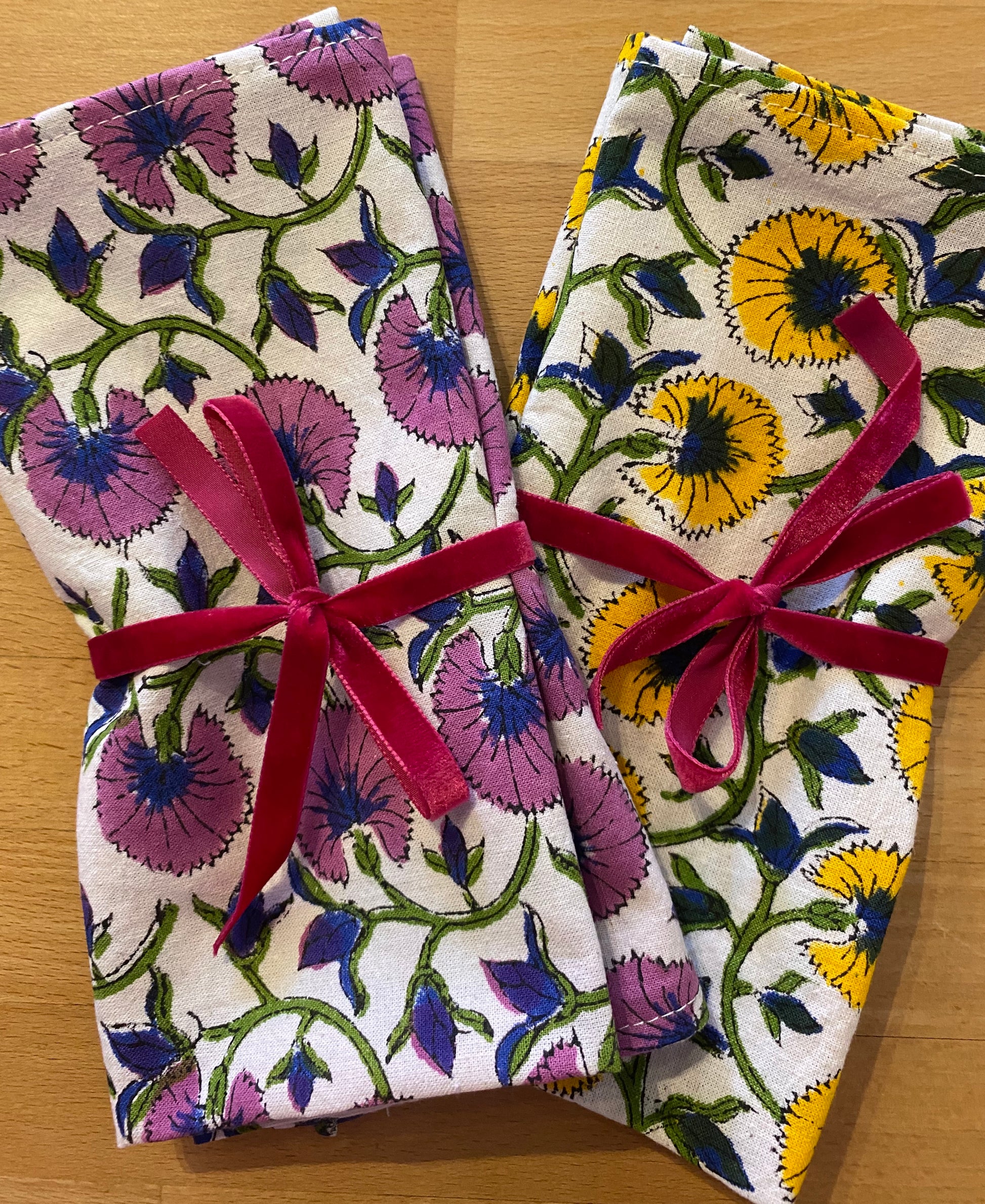 Heliotique Set of 2 Indian Floral Napkins - Yellow