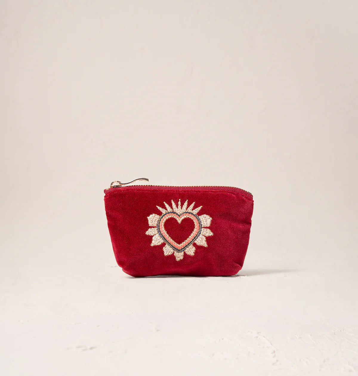 Heliotique | Elizabeth Scarlett Enchanted Heart Coin Purse - Rouge