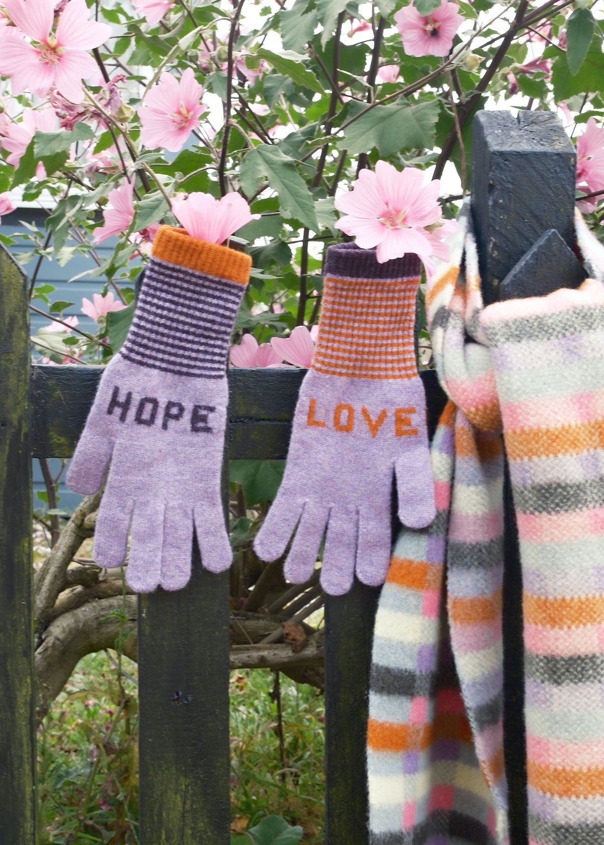 Heliotique | Quinton & Chadwick Love and Hope Lambswool Gloves