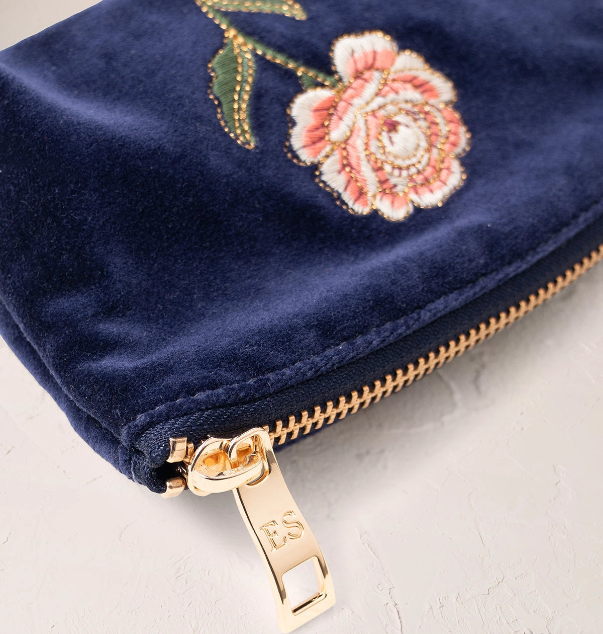 Heliotique | Elizabeth Scarlett Rose Coin Purse - Navy
