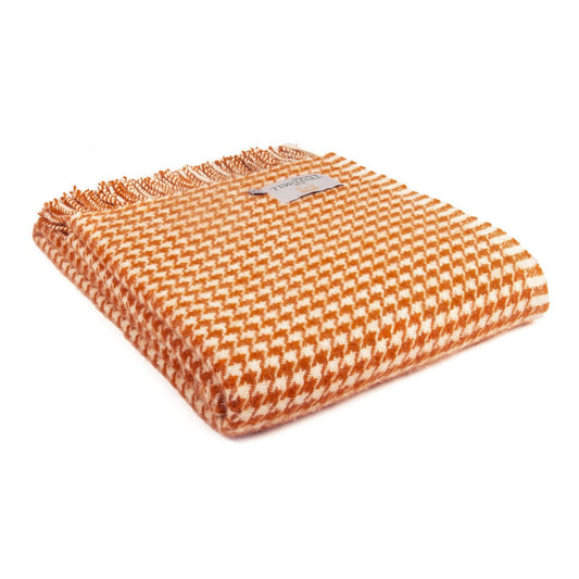 Heliotique | Pure Wool Houndstooth Throw in Pumpkin Orange